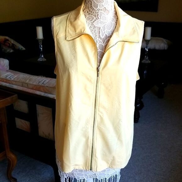  Chico's vest  - Picture 1 of 7